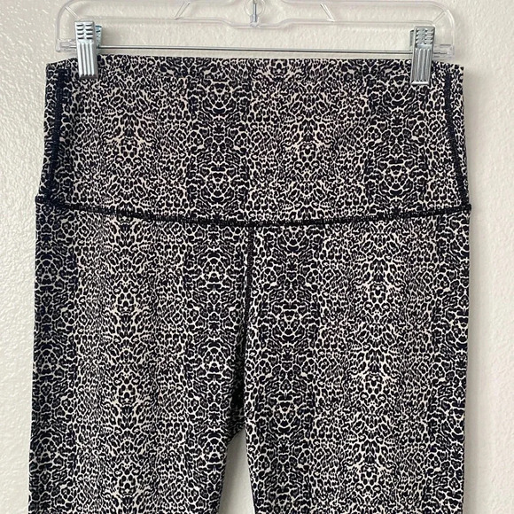 Varley L Montero Leggings in Molten Leopard Print - Picture 2 of 8